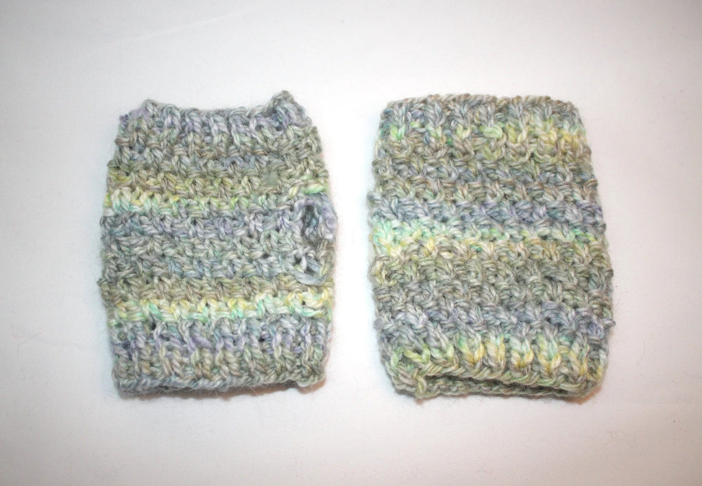 Hand Knitted Green Moss Stitch Fingerless Gloves