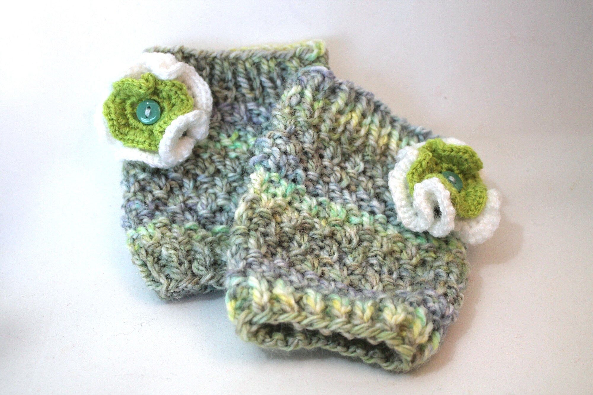 Hand Knitted Moss Stitch Lichen Wildlife Green Button Fingerless Gloves