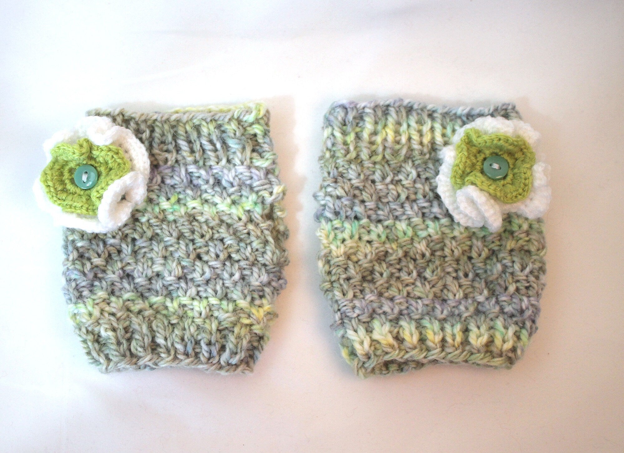 Hand Knitted Moss Stitch Lichen Wildlife Green Button Fingerless Gloves